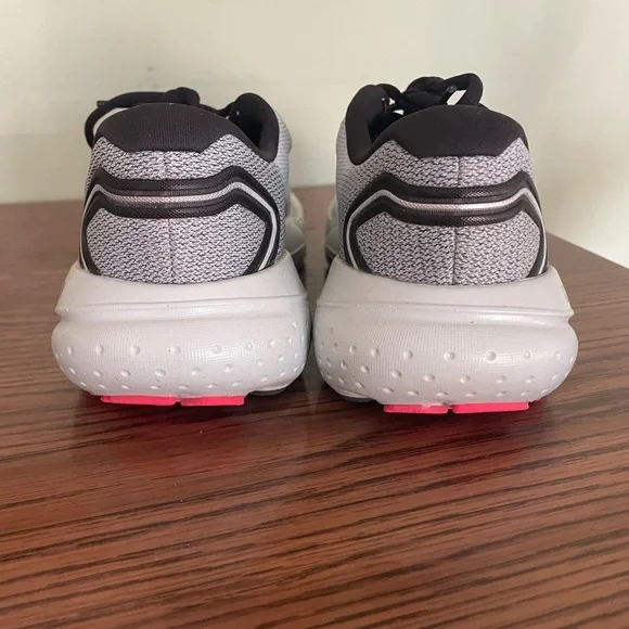 Brooks Women's Glycerine worn once - Picture 3 of 8